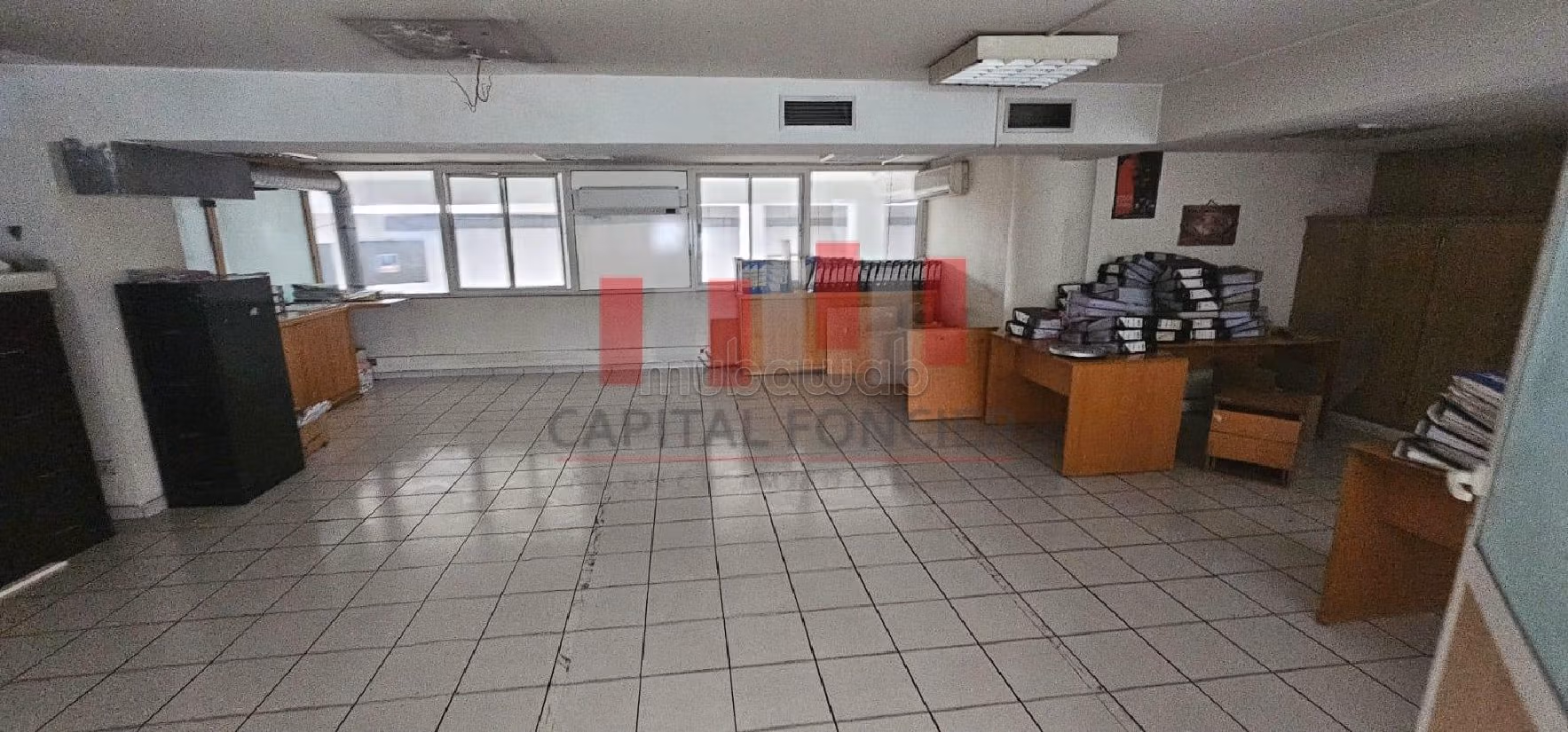 Excellent showroom en plein bld mly ismail Ain sebaa de 1900 m de surface exploitable a la location