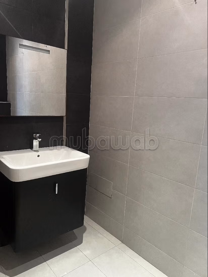 Joli appartement sur bd Massira khadra