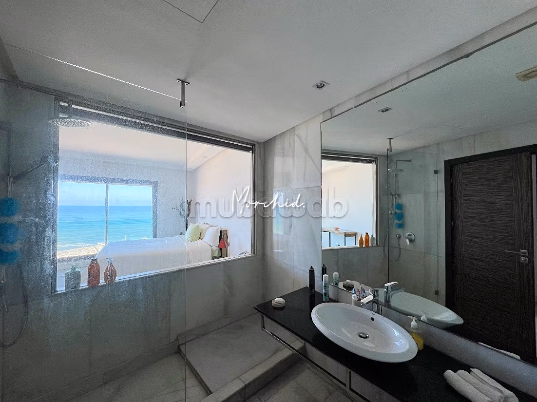Appartementen om te huren in Ain Diab. Oppervlakte 200 m². Gemeubileerd.