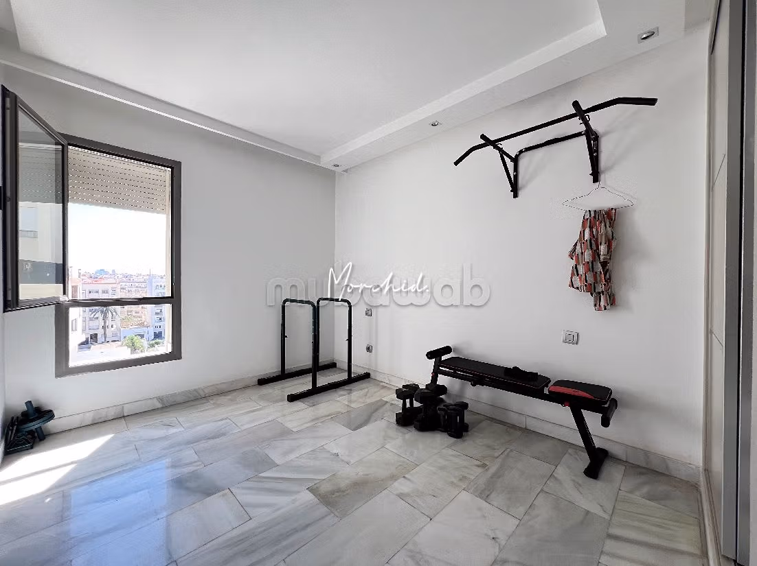 Appartementen om te huren in Ain Diab. Oppervlakte 200 m². Gemeubileerd.
