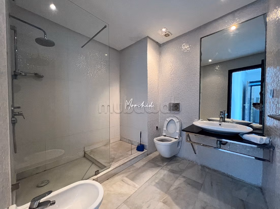 Appartementen om te huren in Ain Diab. Oppervlakte 200 m². Gemeubileerd.