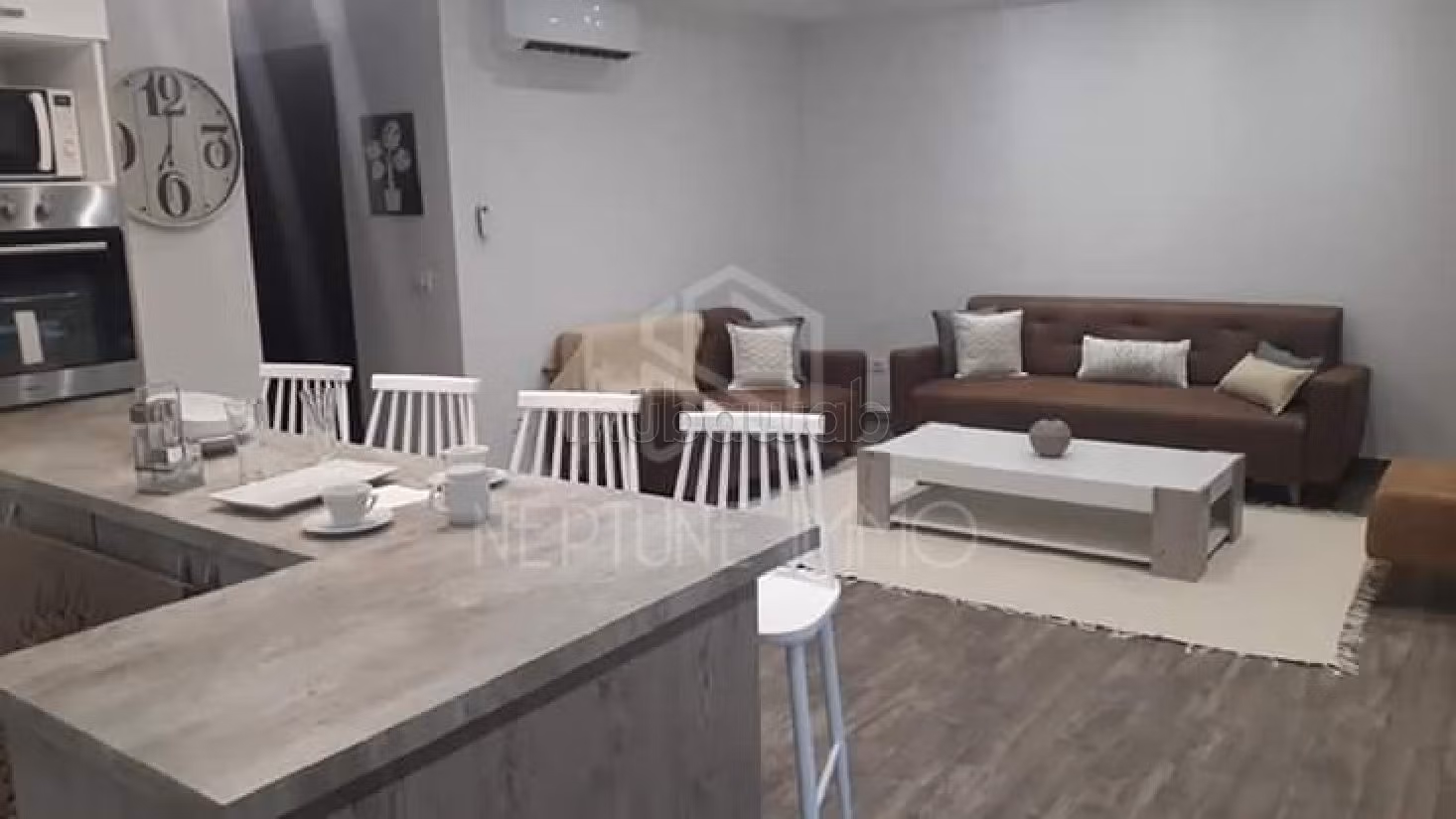 Beautiful villa for rent in La Marsa. 3 large rooms. Dressing room. 