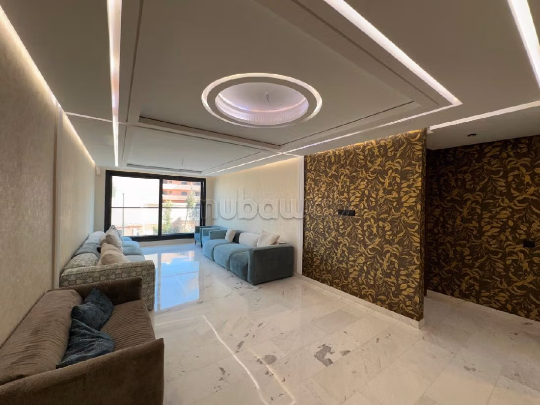 Appartamento da acquistare a Guéliz. 3 camere. Piscina e condizionatore. 