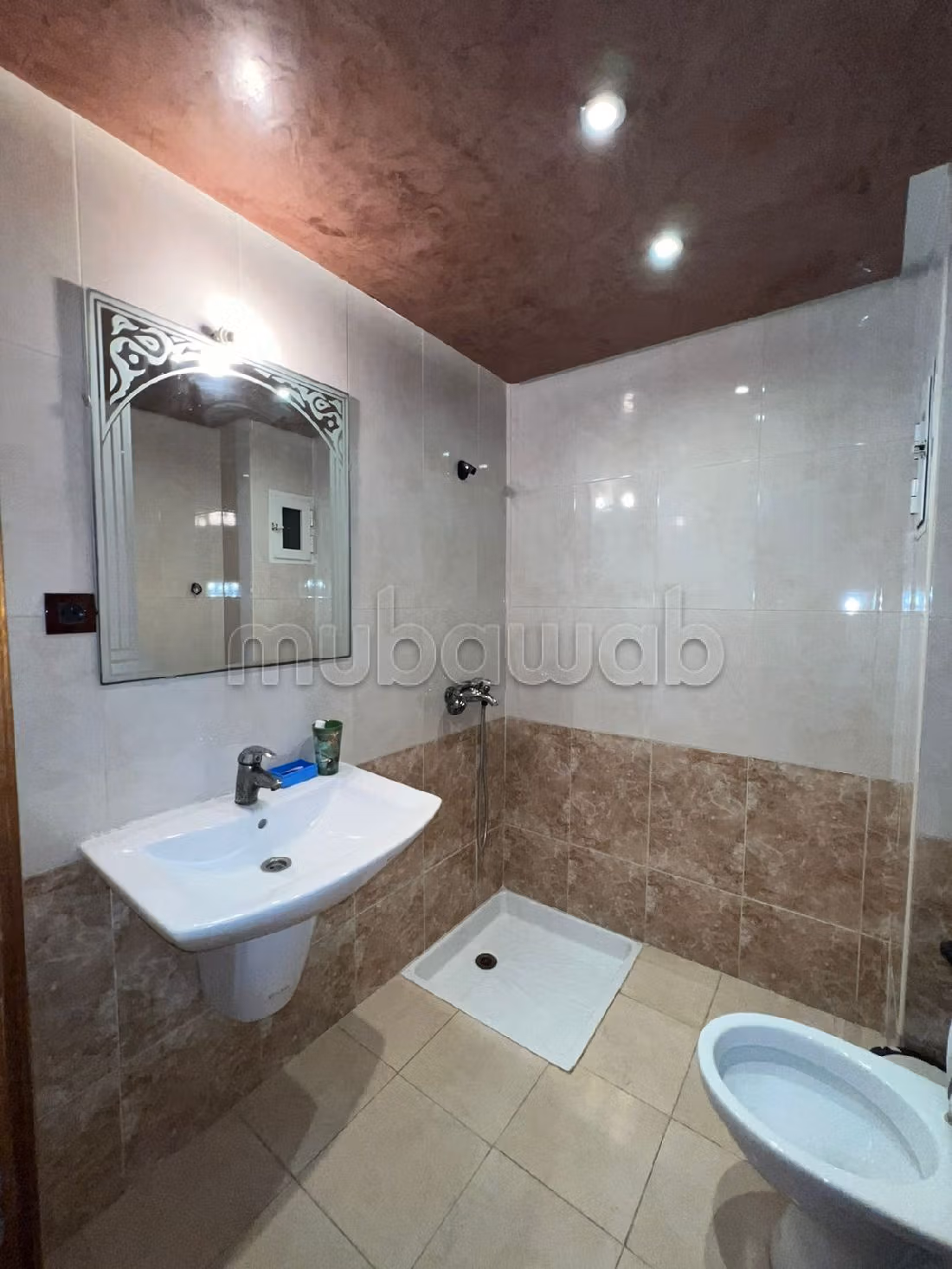 شقة للشراء بمرس السلطان. 2 قطع كبيرة. 