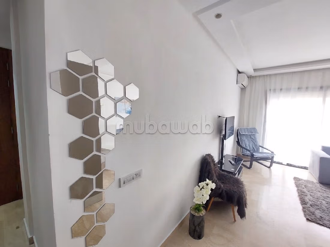 Appartement à louer à Maârif. 2 chambres. Meublé