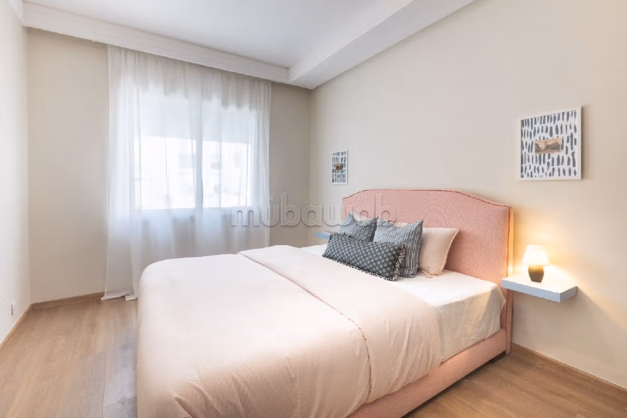 Bel appartement en location à Les princesses. 3 chambres agréables. Bien meublé