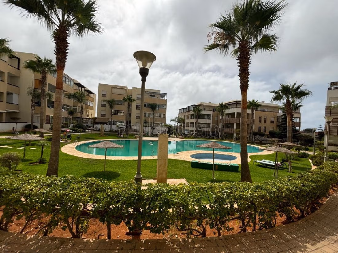 شقة رائعة للبيع ب شاطئ واد الشراط. المساحة 97 م². مكيف الهواء و مدفأة. 