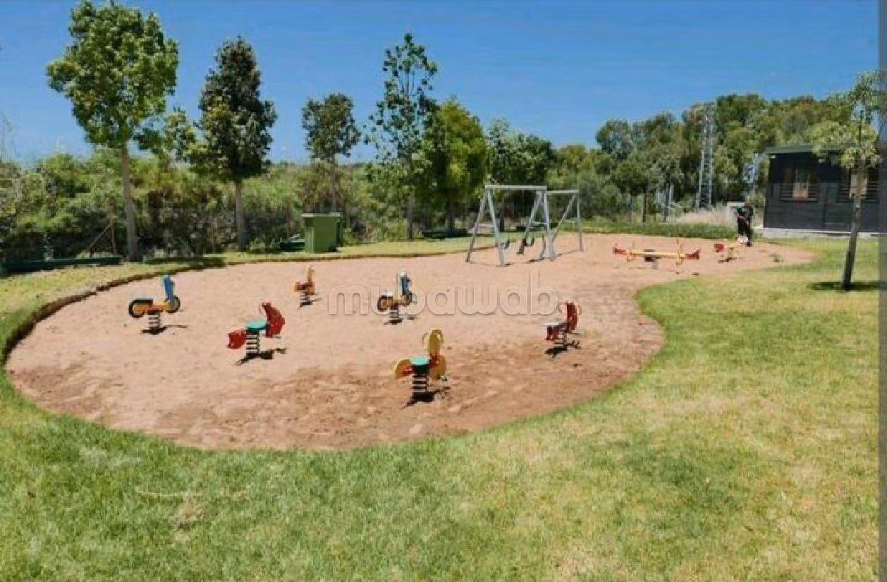 شقة رائعة للبيع ب شاطئ واد الشراط. المساحة 97 م². مكيف الهواء و مدفأة. 