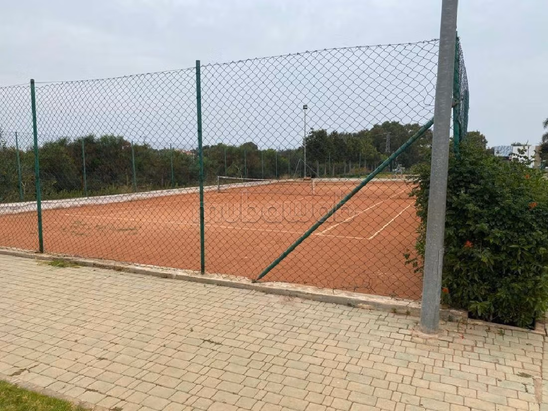 شقة رائعة للبيع ب شاطئ واد الشراط. المساحة 97 م². مكيف الهواء و مدفأة. 