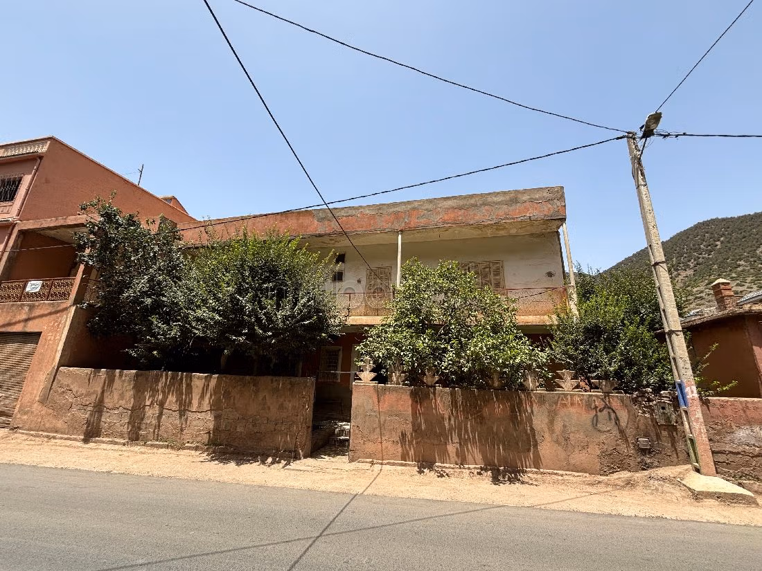 Land for sale. Total area 355 m². 