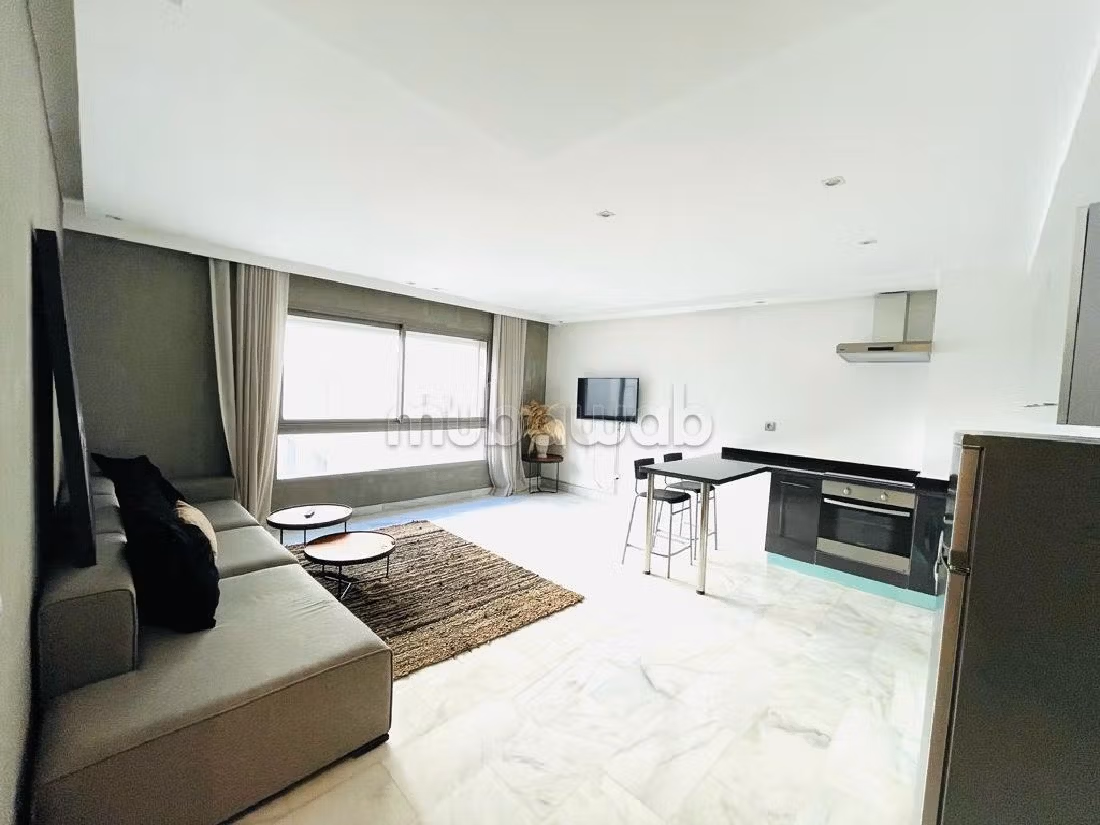 Apartment for rent in Bourgogne Ouest. 1 room. Furnishings. 