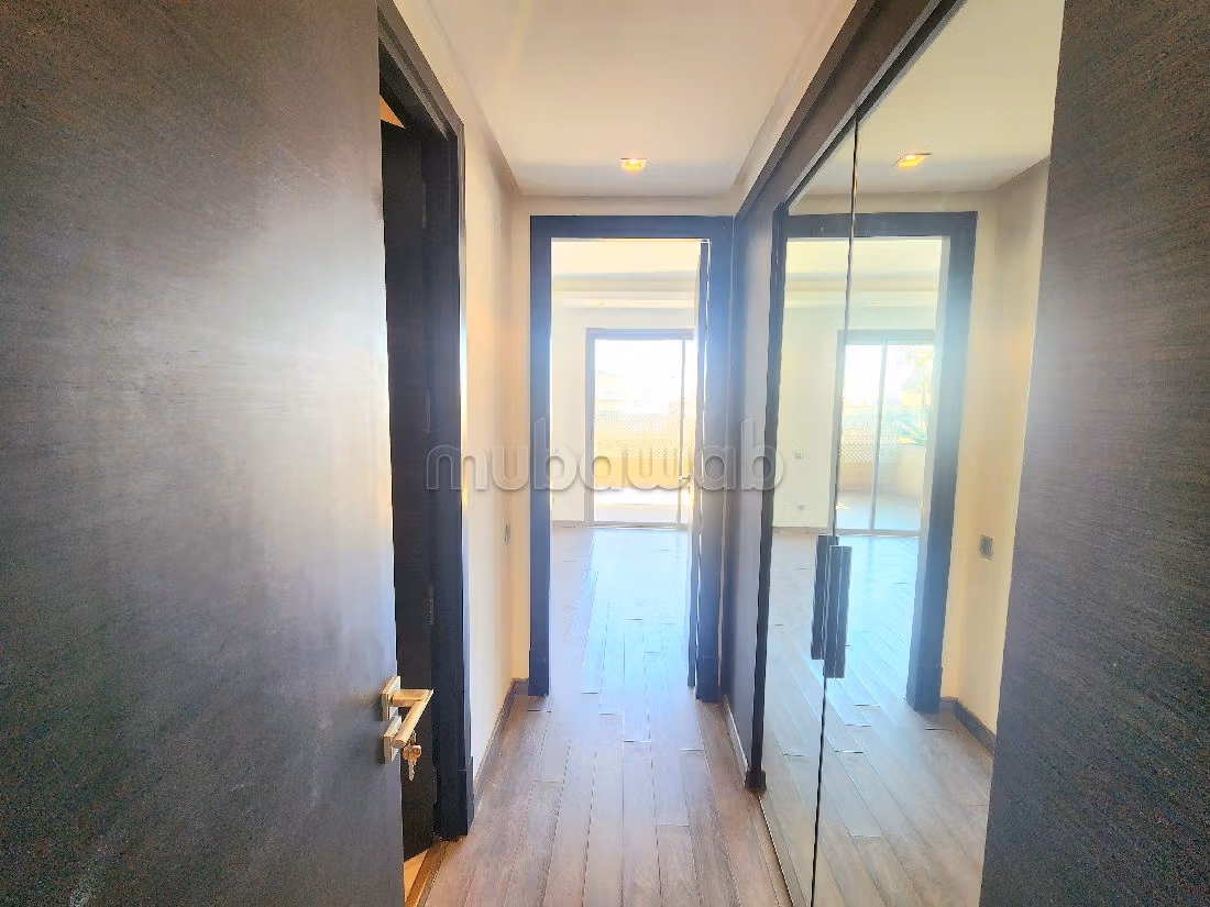 Nu te huur: appartementen in Gauthier. 3 Slaapkamers. Terras en garage. 