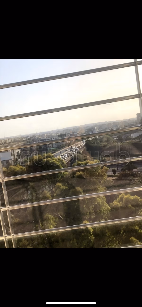 Vente d'un bel appartement à Quartier Bachkou. 5 grandes pièces. Meublé