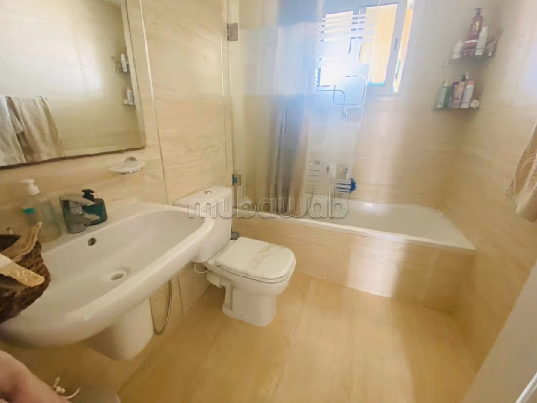 Beautiful apartment for sale in Aouina. 4 comfortable rooms. Caretaker and air conditioning