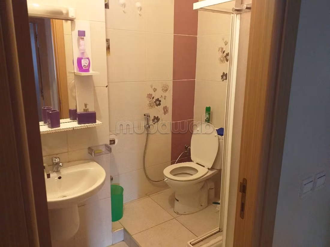 Sale of a lovely apartment in Aïn Sebaâ. Small area 60 m². Robust door, General satellite dish system. 