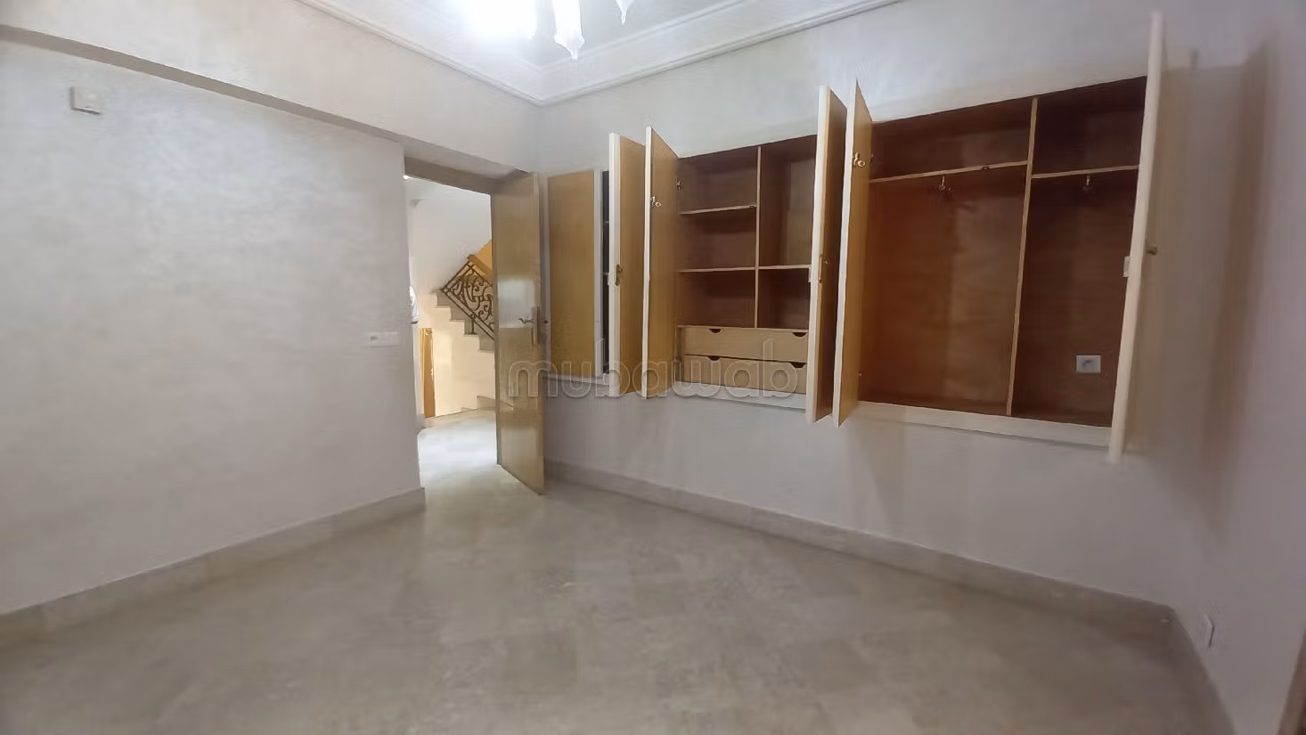 Eccezionale casa di lusso in affitto a Oasis. 4 camere da letto. Giardino e terrazzo. 