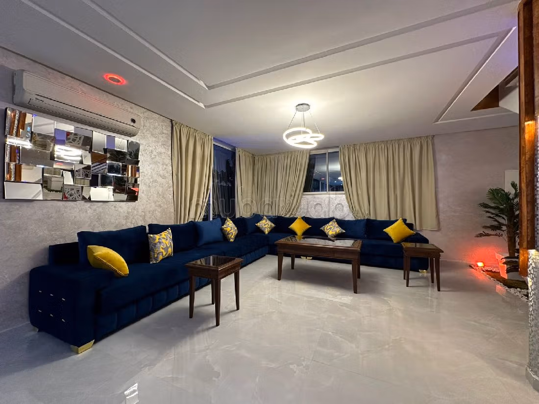 Maison de luxe à vendre à Rmilat. 5 grandes pièces. Bien meublé.