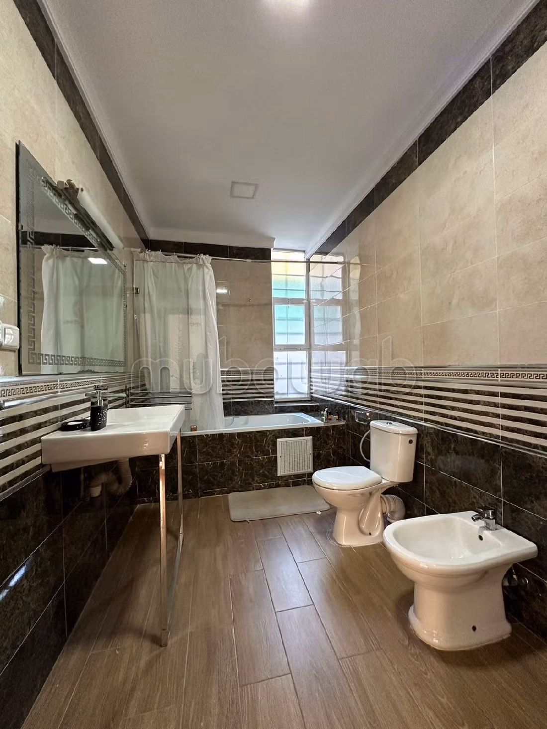 Maison de luxe à vendre à Rmilat. 5 grandes pièces. Bien meublé.