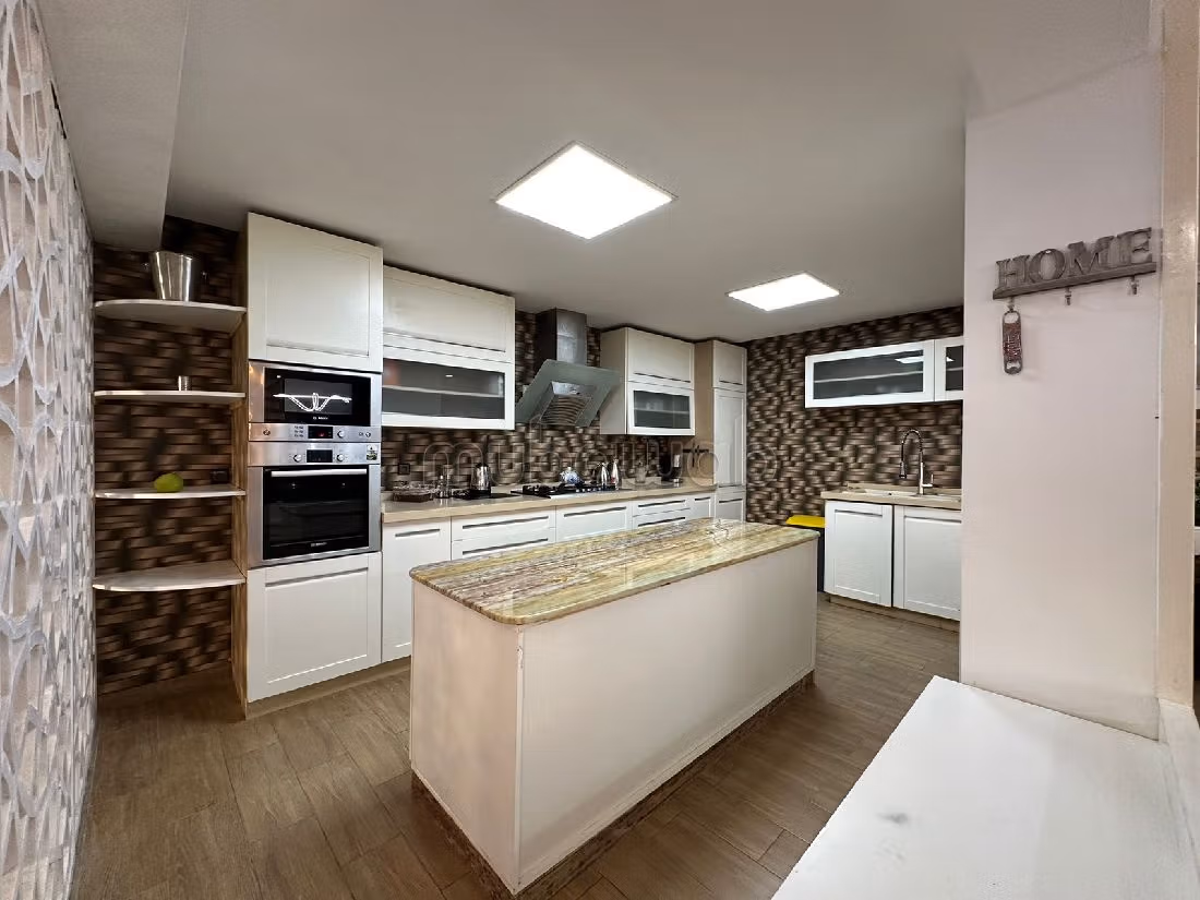 Maison de luxe à vendre à Rmilat. 5 grandes pièces. Bien meublé.