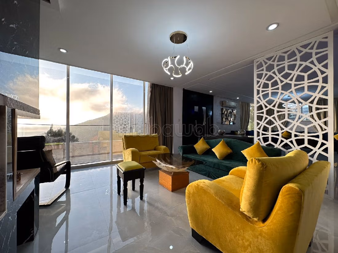 Maison de luxe à vendre à Rmilat. 5 grandes pièces. Bien meublé.