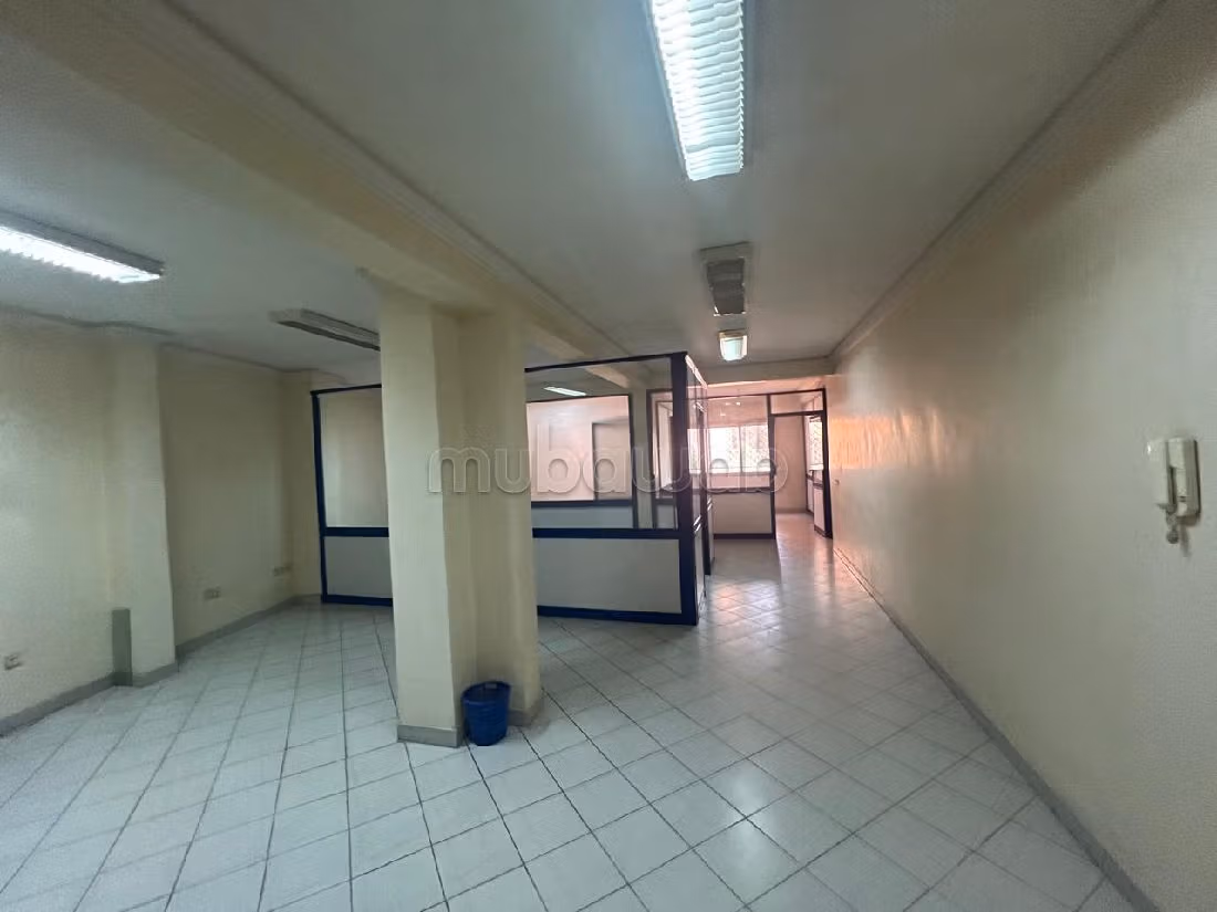 Offices for sale in El Hara. Dimension 109 m². 