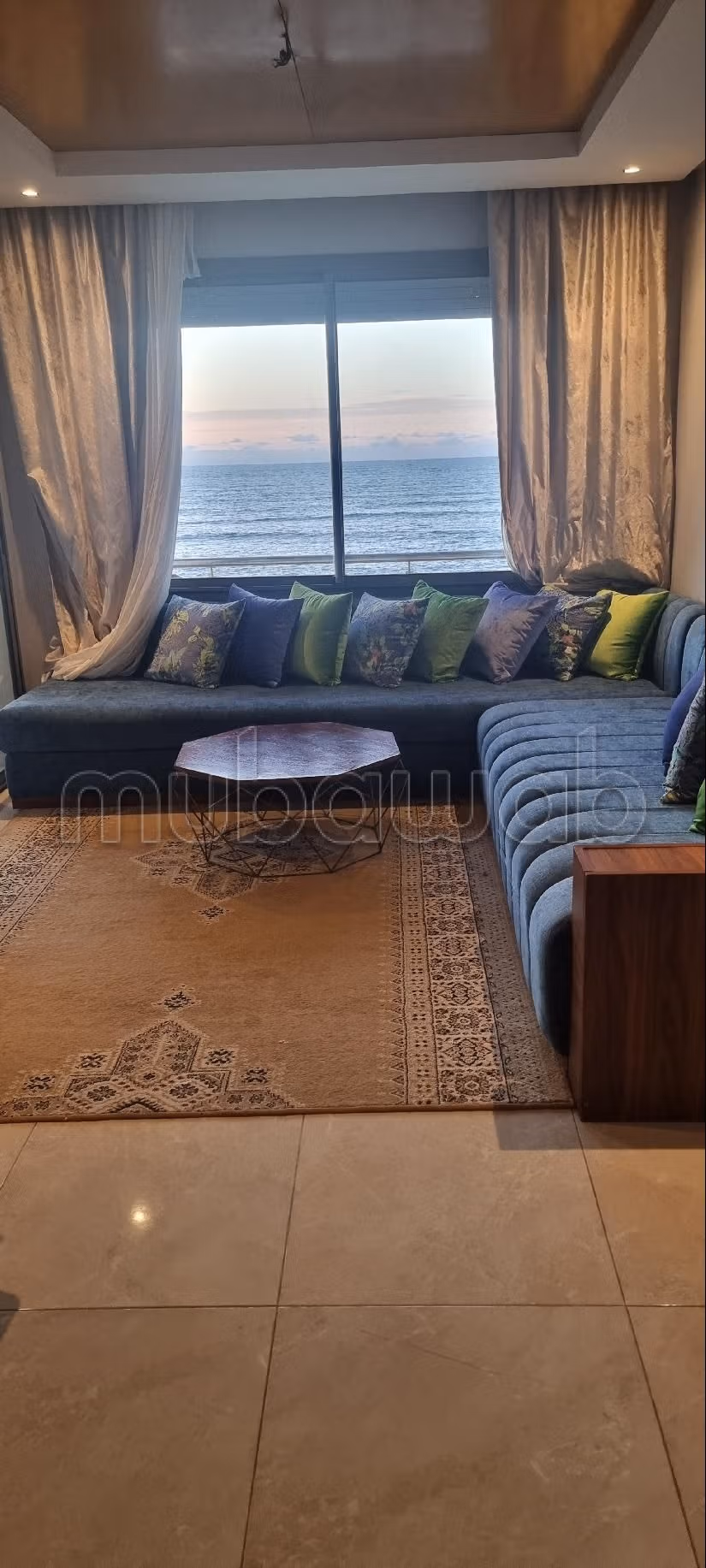 Splendido appartamento in affitto. Superficie totale 75 m². Antenna parabolica e sistema di sicurezza