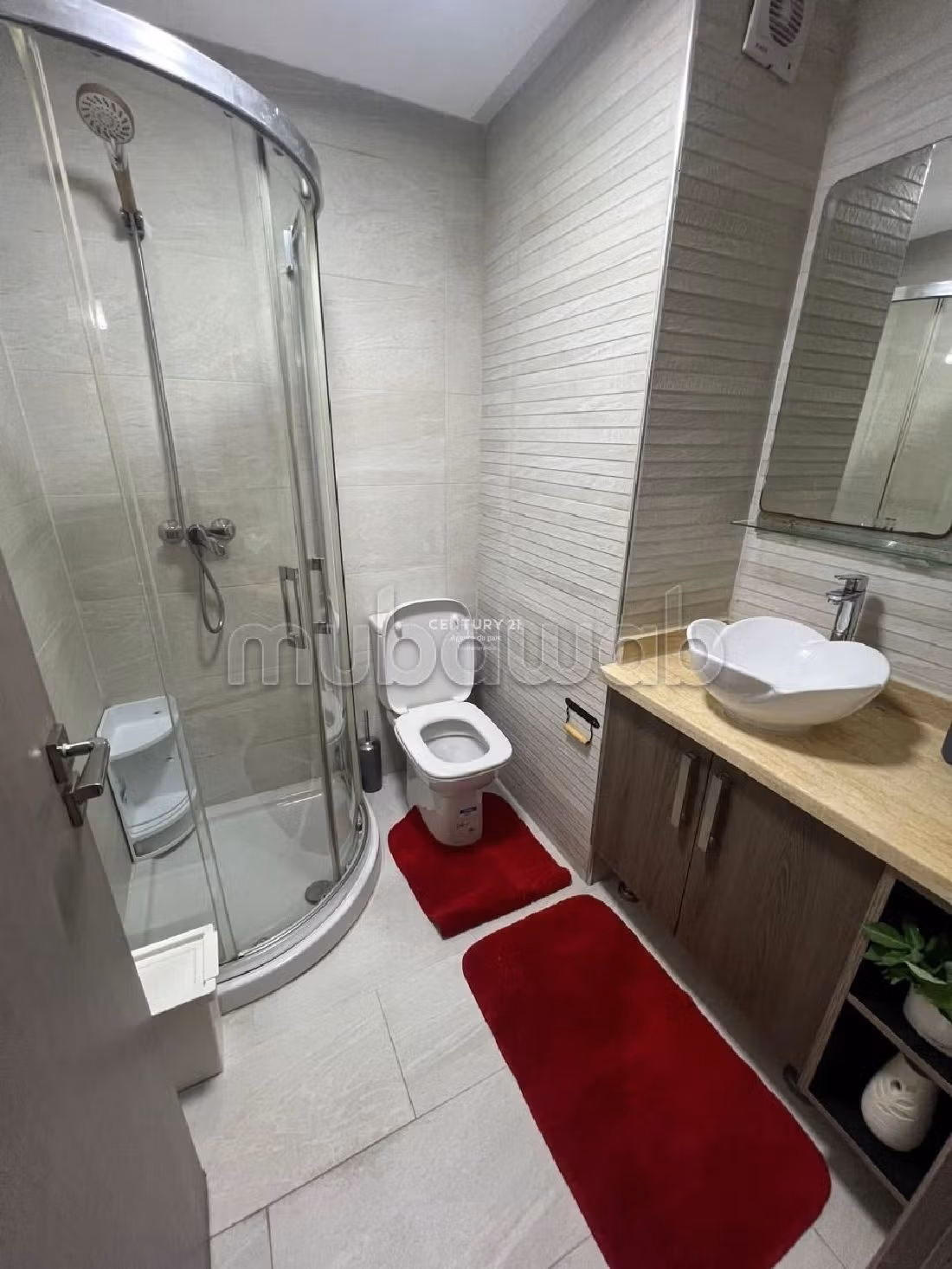 Rent an apartment in Quartier du Parc. 3 large living areas. Furnished
