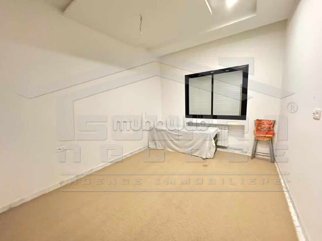 Appartamento da acquistare a La Soukra. Superficie totale 90 m². Condizionatore e servizio di conciergerie. 