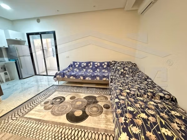 شقة رائعة للبيع ب سكرة. 2 غرف جميلة. مع المرآب والمصعد. 