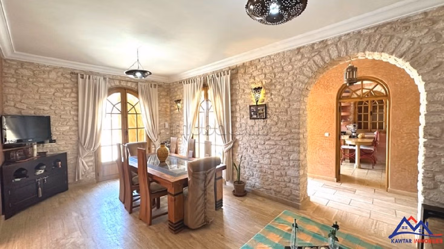 Alquiler de villa de alta gama en Route d'Agadir. Superficie de 2500 m². Espacios verdes, plazas de estacionamiento