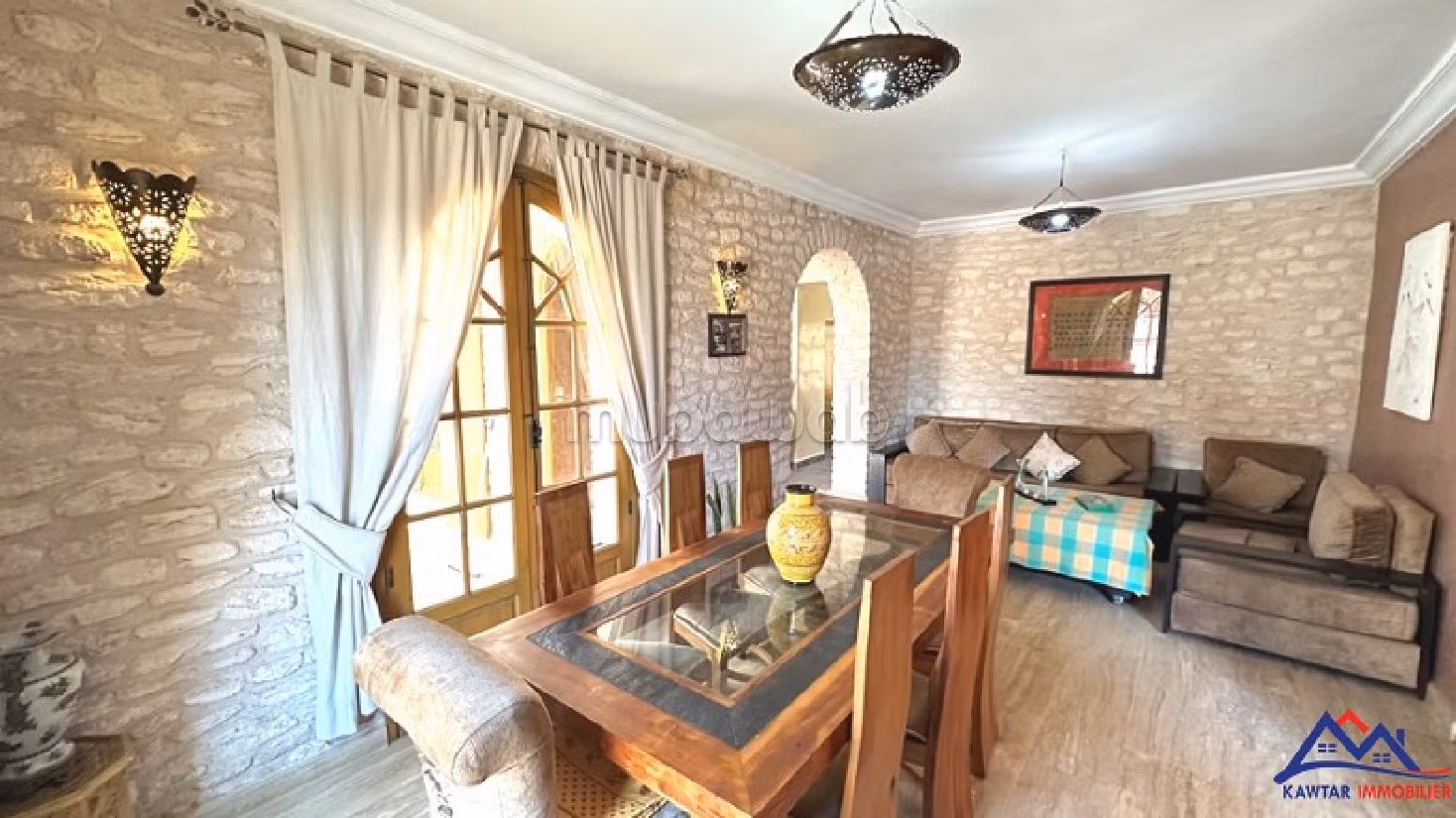 Alquiler de villa de alta gama en Route d'Agadir. Superficie de 2500 m². Espacios verdes, plazas de estacionamiento