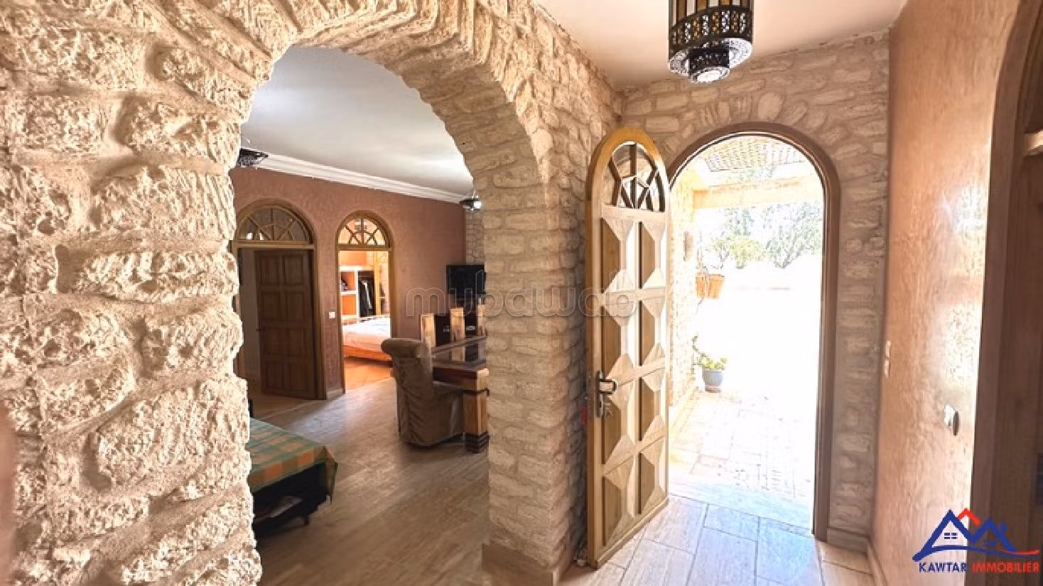 Alquiler de villa de alta gama en Route d'Agadir. Superficie de 2500 m². Espacios verdes, plazas de estacionamiento