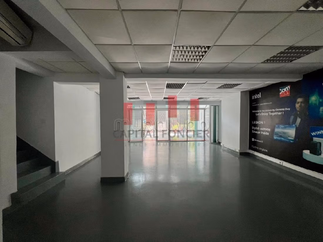 Bel locale commerciale in affitto a Gauthier. Superficie 140 m²