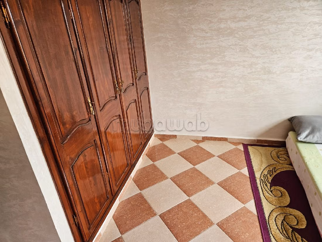 منزل رائع للبيع بدار بوعزة. 6 غرف جميلة. شرفة وحديقة. 