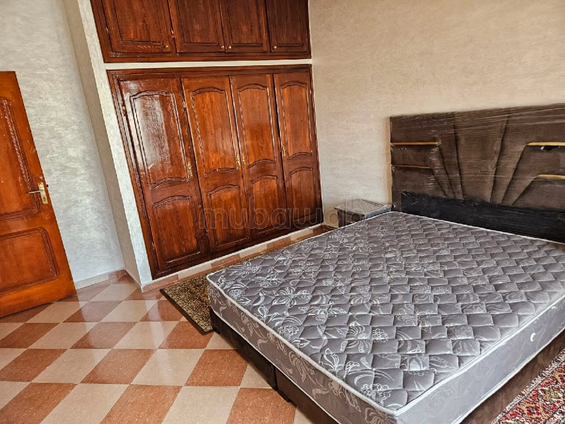 منزل رائع للبيع بدار بوعزة. 6 غرف جميلة. شرفة وحديقة. 