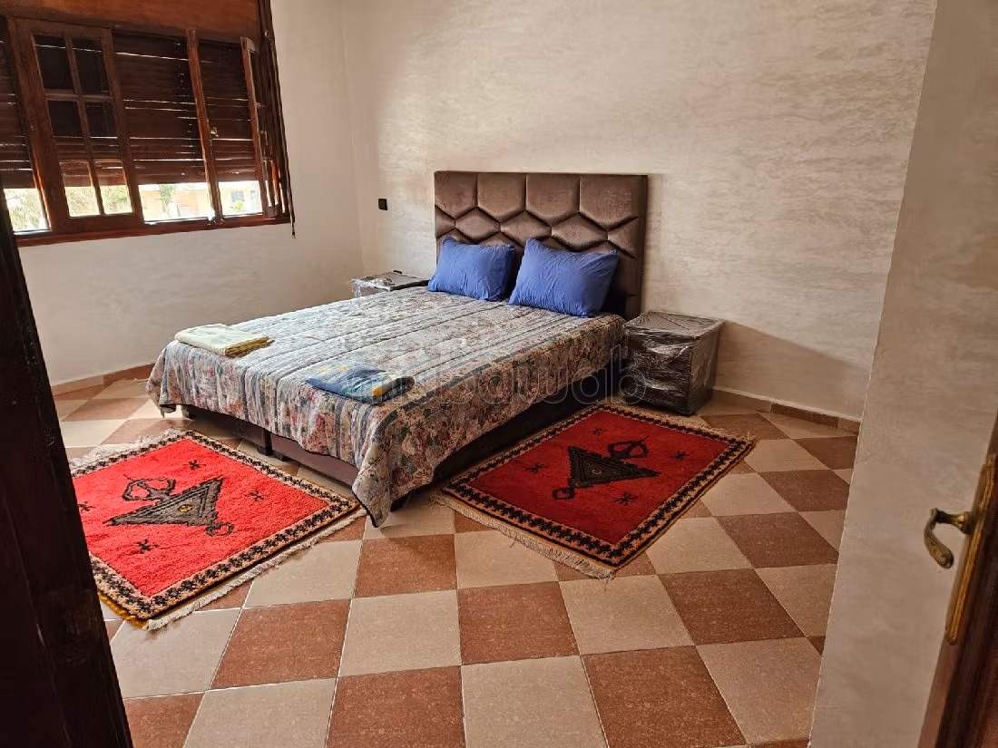 منزل رائع للبيع بدار بوعزة. 6 غرف جميلة. شرفة وحديقة. 