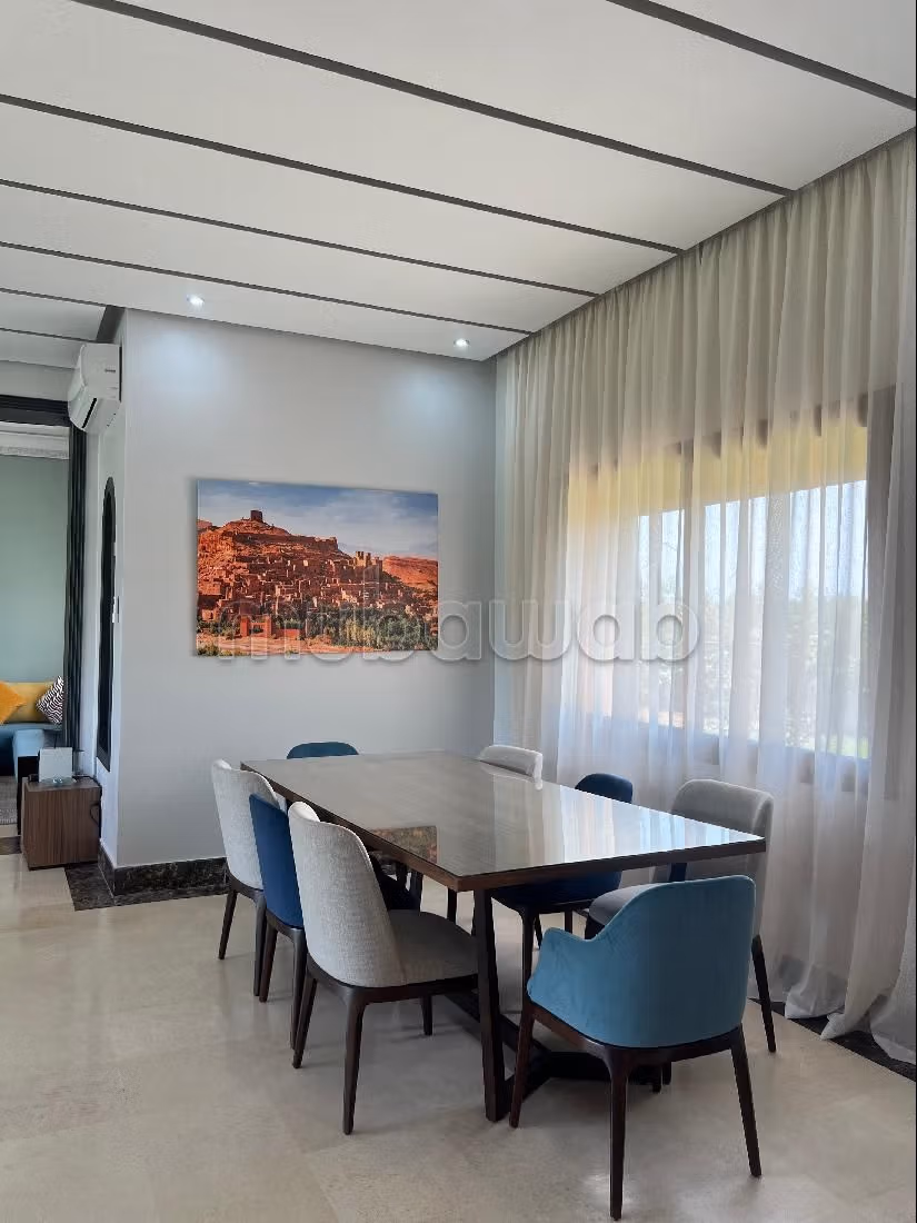 Magnifique villa à louer pour vos vacances à Route de l'Ourika. 6 pièces confortables. Cheminée et concierge