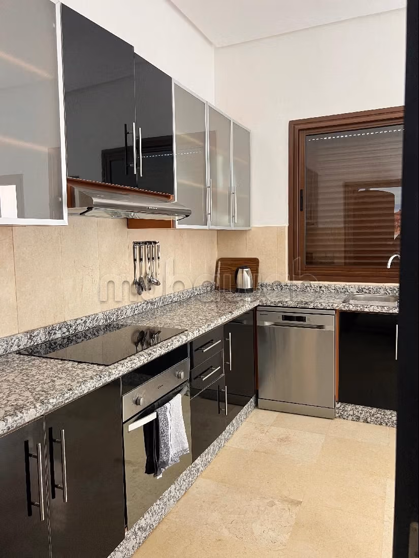 Magnifique villa à louer pour vos vacances à Route de l'Ourika. 6 pièces confortables. Cheminée et concierge