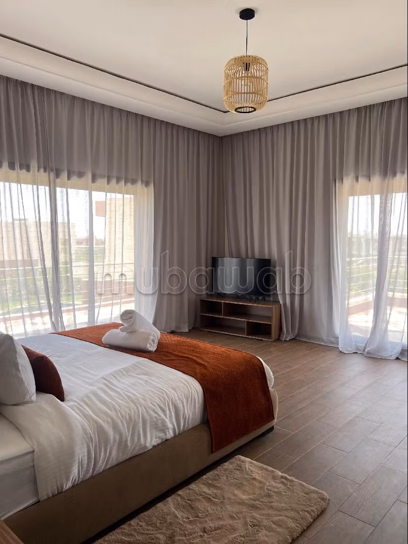 Magnifique villa à louer pour vos vacances à Route de l'Ourika. 6 pièces confortables. Cheminée et concierge