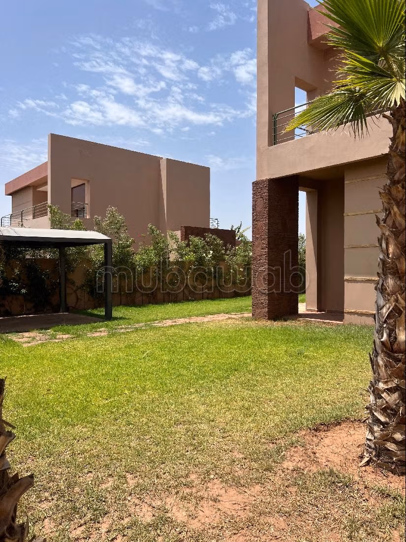 Magnifique villa à louer pour vos vacances à Route de l'Ourika. 6 pièces confortables. Cheminée et concierge