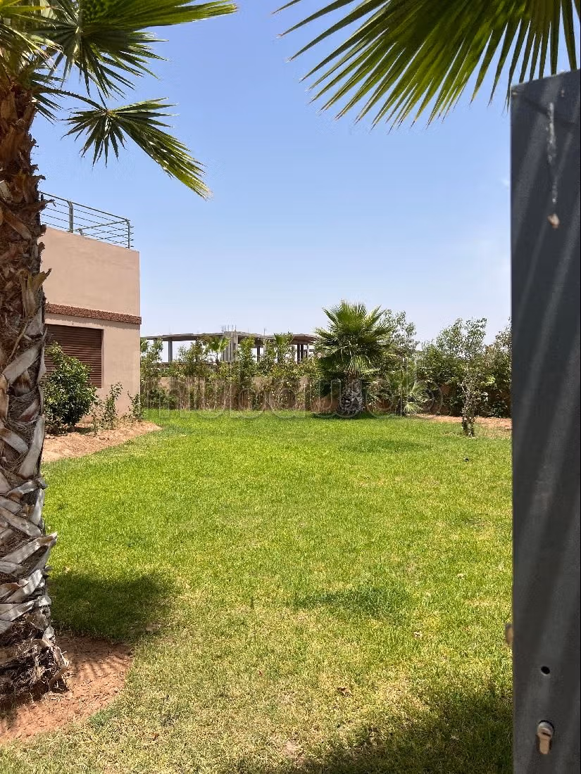 Magnifique villa à louer pour vos vacances à Route de l'Ourika. 6 pièces confortables. Cheminée et concierge