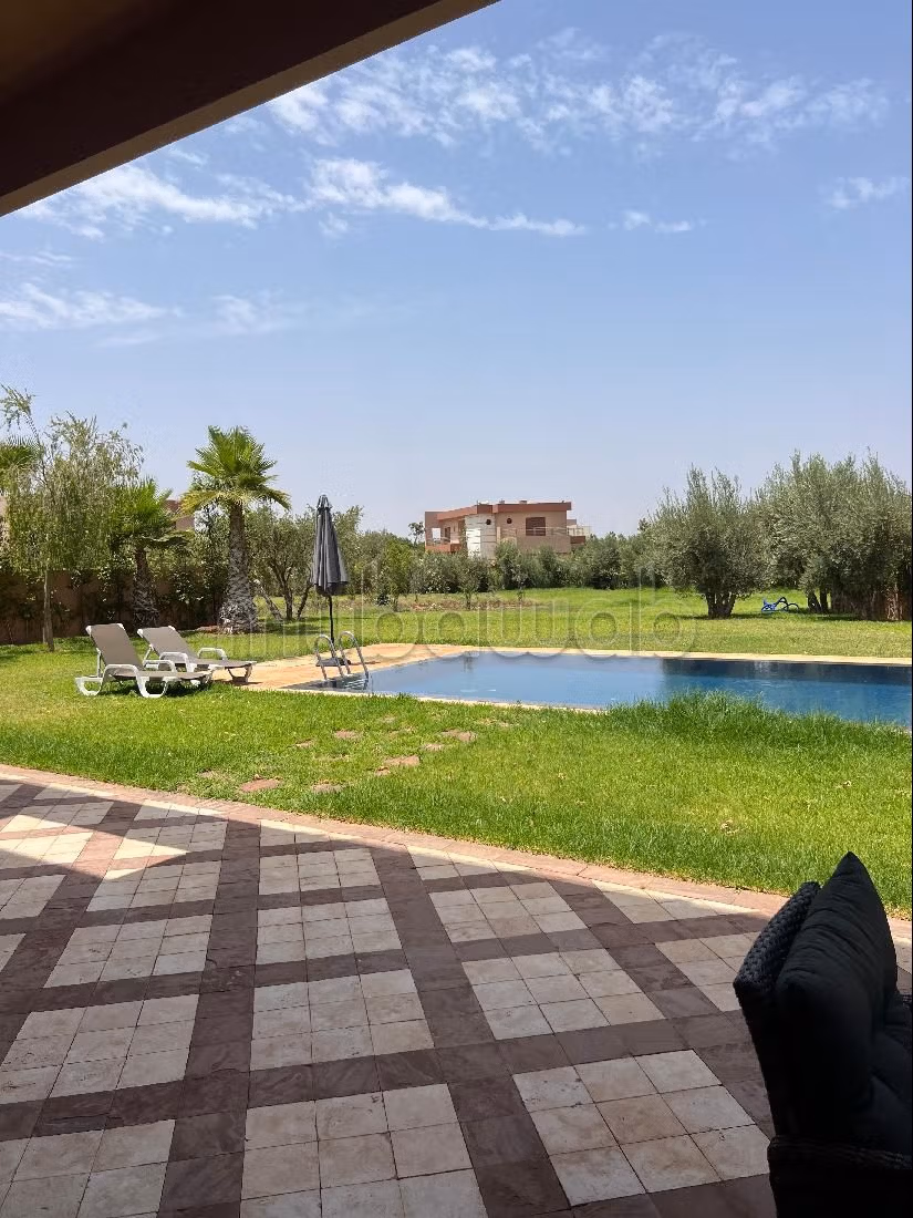 Magnifique villa à louer pour vos vacances à Route de l'Ourika. 6 pièces confortables. Cheminée et concierge