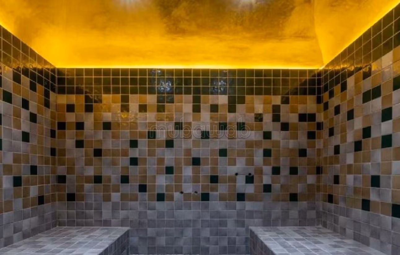 منزل ممتاز للبيع بأملكيس. المساحة الكلية 1505 م². بيئة هادئة تطل على الجبل ، نافذة زجاجية مزدوجة