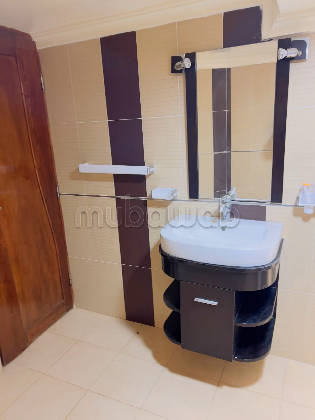 Magnificent villa for sale in CGI. 6 comfortable rooms. Quiet sorroundings with mountain view, central heating. 