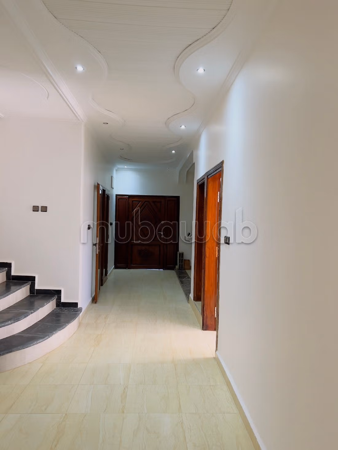 Magnificent villa for sale in CGI. 6 comfortable rooms. Quiet sorroundings with mountain view, central heating. 
