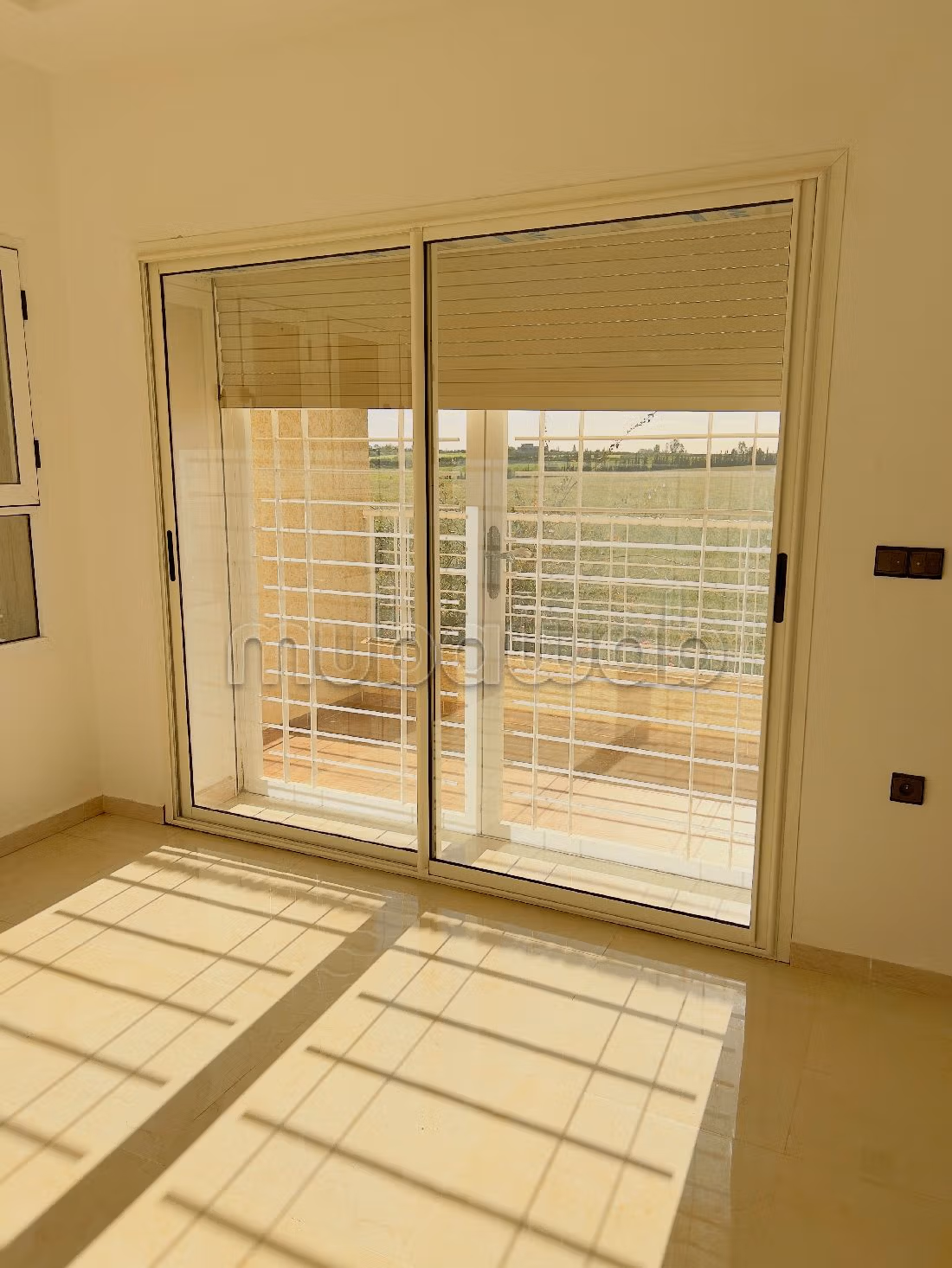 Magnificent villa for sale in CGI. 6 comfortable rooms. Quiet sorroundings with mountain view, central heating. 