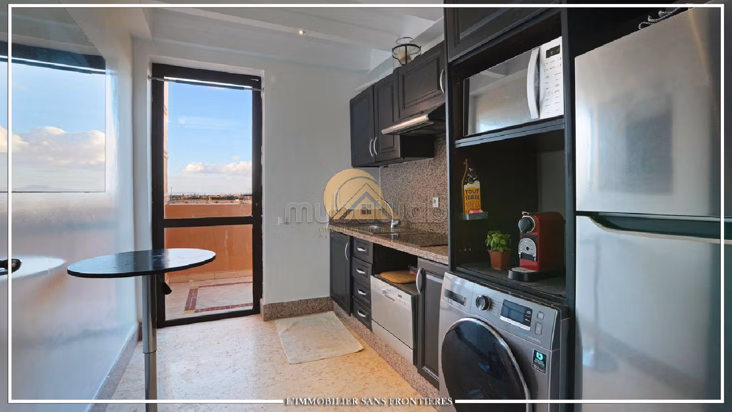 Appartement vide à vendre, vue sur piscine, Agdal