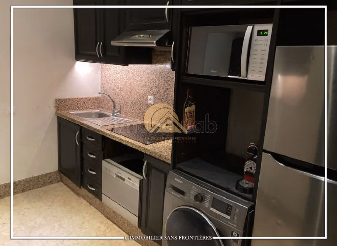 Appartement vide à vendre, vue sur piscine, Agdal