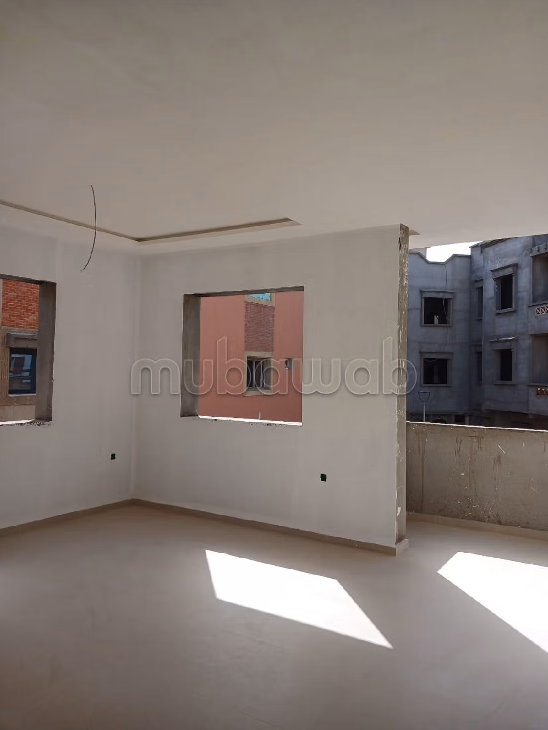 شقة رائعة للبيع ب أركانة. 3 غرف. منظر مطل على البحر.