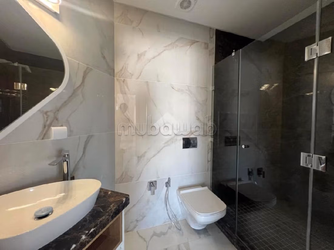 Splendido appartamento in affitto. Superficie 60 m². Con ascensore e terrazzo. 